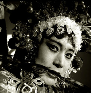 lz-02 An Actress of Hebei Opera, Huoshentai, Henan