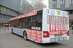 csm_BarbaraKrugerBus009_01_fc630984d8